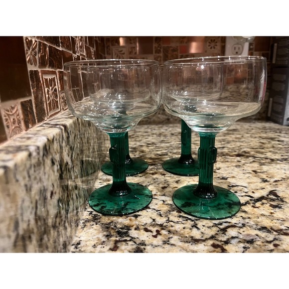 Set‎ of 4 Green Cactus Stem Margarita Glasses Novelty Cocktail Glasses - Picture 2 of 4